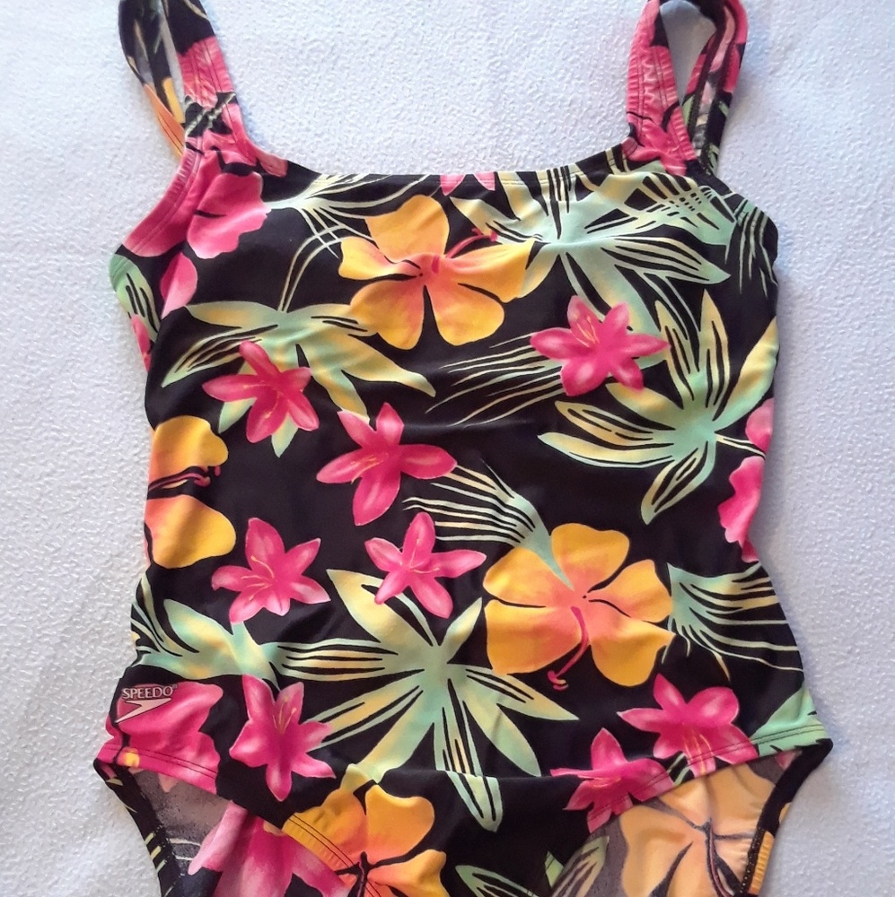 Speedo one piece bathing suit